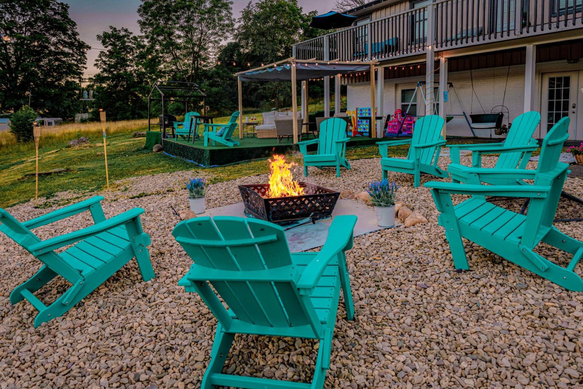 Carloover Vista: Mountain Escape Hot Springs Exterior photo