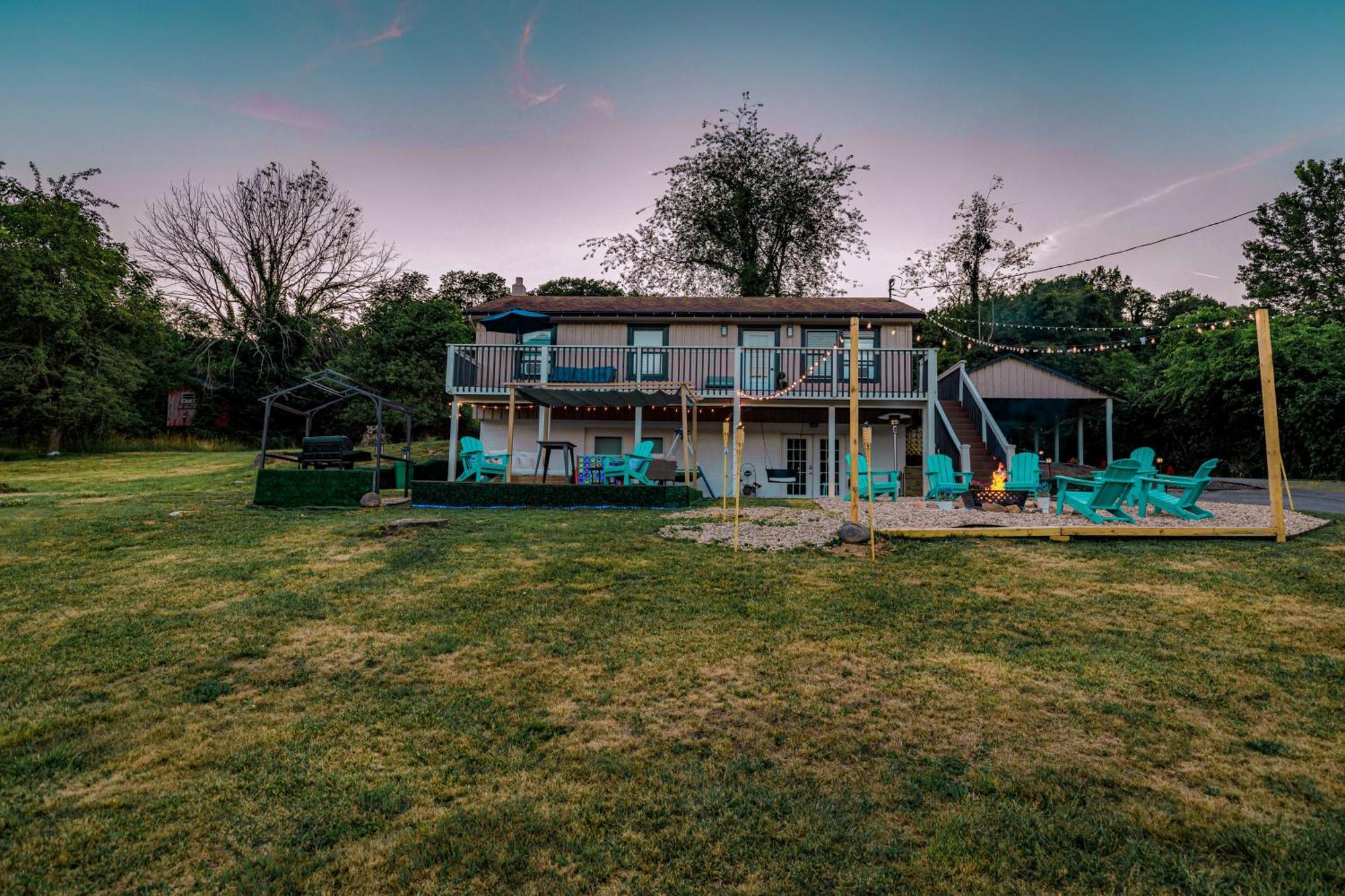 Carloover Vista: Mountain Escape Hot Springs Exterior photo