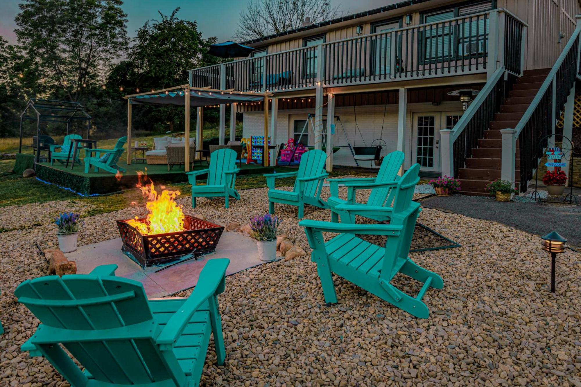 Carloover Vista: Mountain Escape Hot Springs Exterior photo