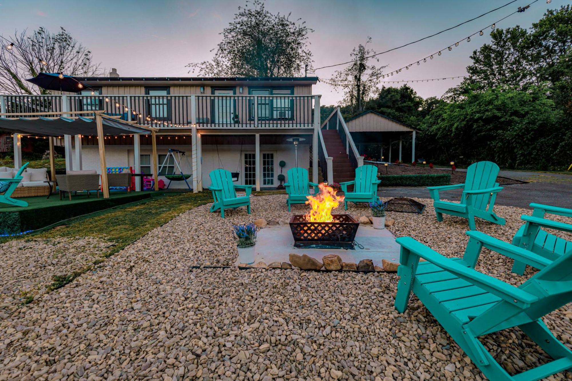Carloover Vista: Mountain Escape Hot Springs Exterior photo